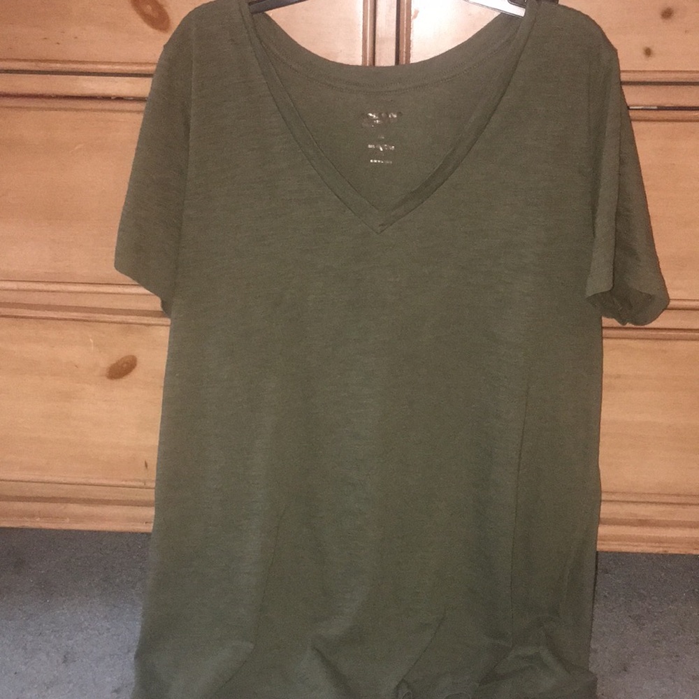 Basic V-Neck
